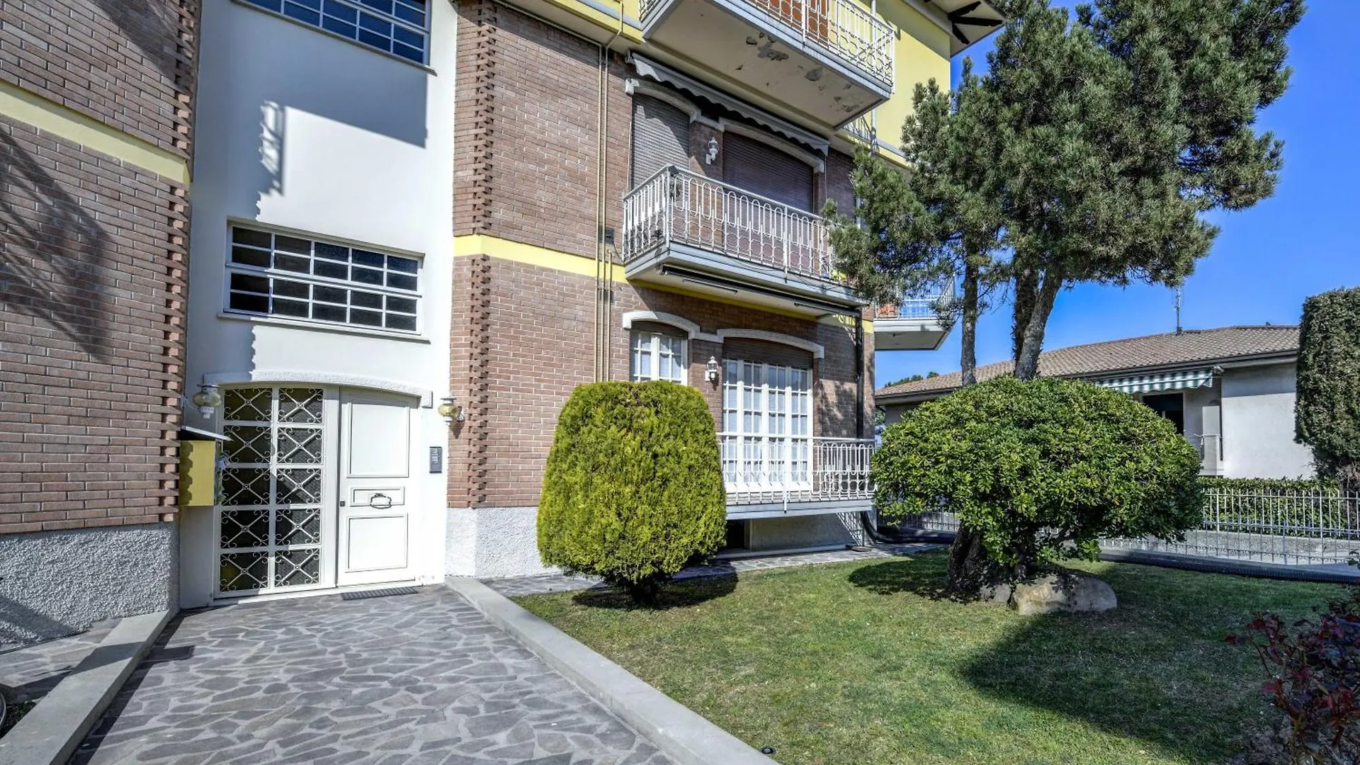 Garda Retreat - Beach And Every Service A 50Mt Sirmione Appartamento