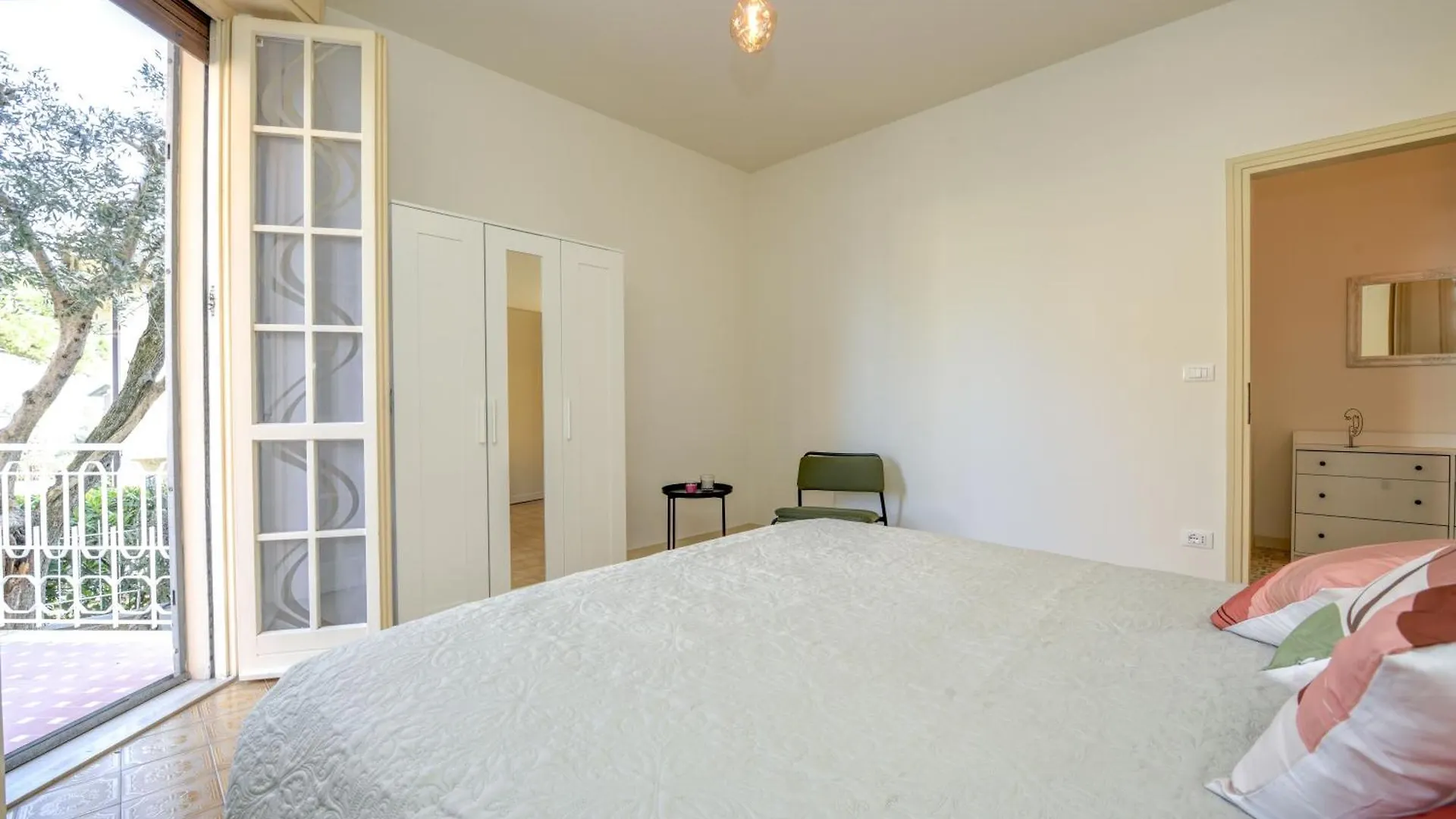 Garda Retreat - Beach And Every Service A 50Mt Sirmione Włochy